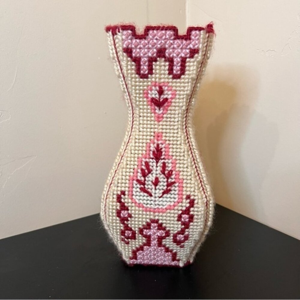 Vintage Grannycore Handmade Needlepoint Yarn Decorative Vase